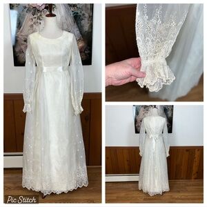 Gorgeous Vintage 1950s/60s Eyelet Organza Wedding Gown!